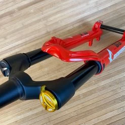 Marzocchi BOMBER DJ Rot 100mm / 26" Dirt Federgabel -Bremse Verkaufsgeschäft 5563296 large