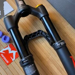 Marzocchi BOMBER DJ Schwarz 100mm / 26" Dirt Federgabel -Bremse Verkaufsgeschäft 5563333 large