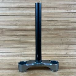 Rock-shox Rock Shox Boxxer Untere Brücke Mit Schaft 1 1/8" Crown-Steerer 46mm Offset ( 10 OS )