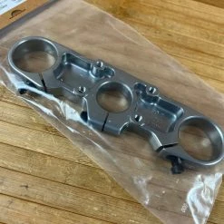 Rock-shox Rock Shox Boxxer Obere Brücke 36mm Rake ( 0 OS ) -Bremse Verkaufsgeschäft IMG 0154 f9f4f638 b4c4 42b5 b2fb 988778a05d8c