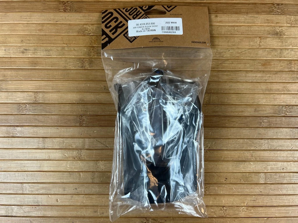 Rock-shox Rock Shox Pike / Lyrik 2023 Mud Guard / Schutzblech / Fender Schwarz 3 Rock-shox Rock Shox Pike / Lyrik 2023 Mud Guard / Schutzblech / Fender Schwarz – Bild 3