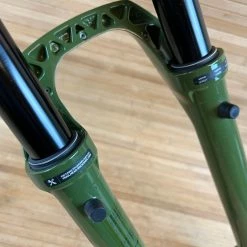 Rock-shox RockShox Lyrik Ultimate RC2 2023 Federgabel 29" / 160mm Grün / Green -Bremse Verkaufsgeschäft IMG 0248 cf130c8e 576b 4914 8f80 4400238b3e62