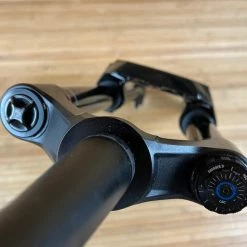 Rock-shox RockShox Zeb Ultimate Federgabel Schwarz 190mm / 27,5" 20 Rock-shox RockShox Zeb Ultimate Federgabel Schwarz 190mm / 27,5" -Bremse Verkaufsgeschäft IMG 0256 8683c53d e351 463f aa75 f58afd7e7b19