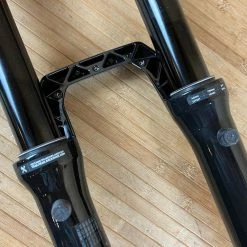 Rock-shox RockShox Zeb Ultimate Federgabel Schwarz 190mm / 27,5" 24 Rock-shox RockShox Zeb Ultimate Federgabel Schwarz 190mm / 27,5" -Bremse Verkaufsgeschäft IMG 0262