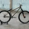 Ns-bikes NS Bikes Metropolis Cromo Custom Dirtbike Mit FOX 36