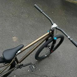 Ns-bikes NS Bikes Metropolis Cromo Custom Dirtbike Mit FOX 36 -Bremse Verkaufsgeschäft IMG 0664 66ccc9e7 561d 4d19 8041 79b39178c586