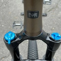 Ns-bikes NS Bikes Metropolis Cromo Custom Dirtbike Mit FOX 36 -Bremse Verkaufsgeschäft IMG 0668 34058d6e bb45 47df bd71 01869e7d5f7c