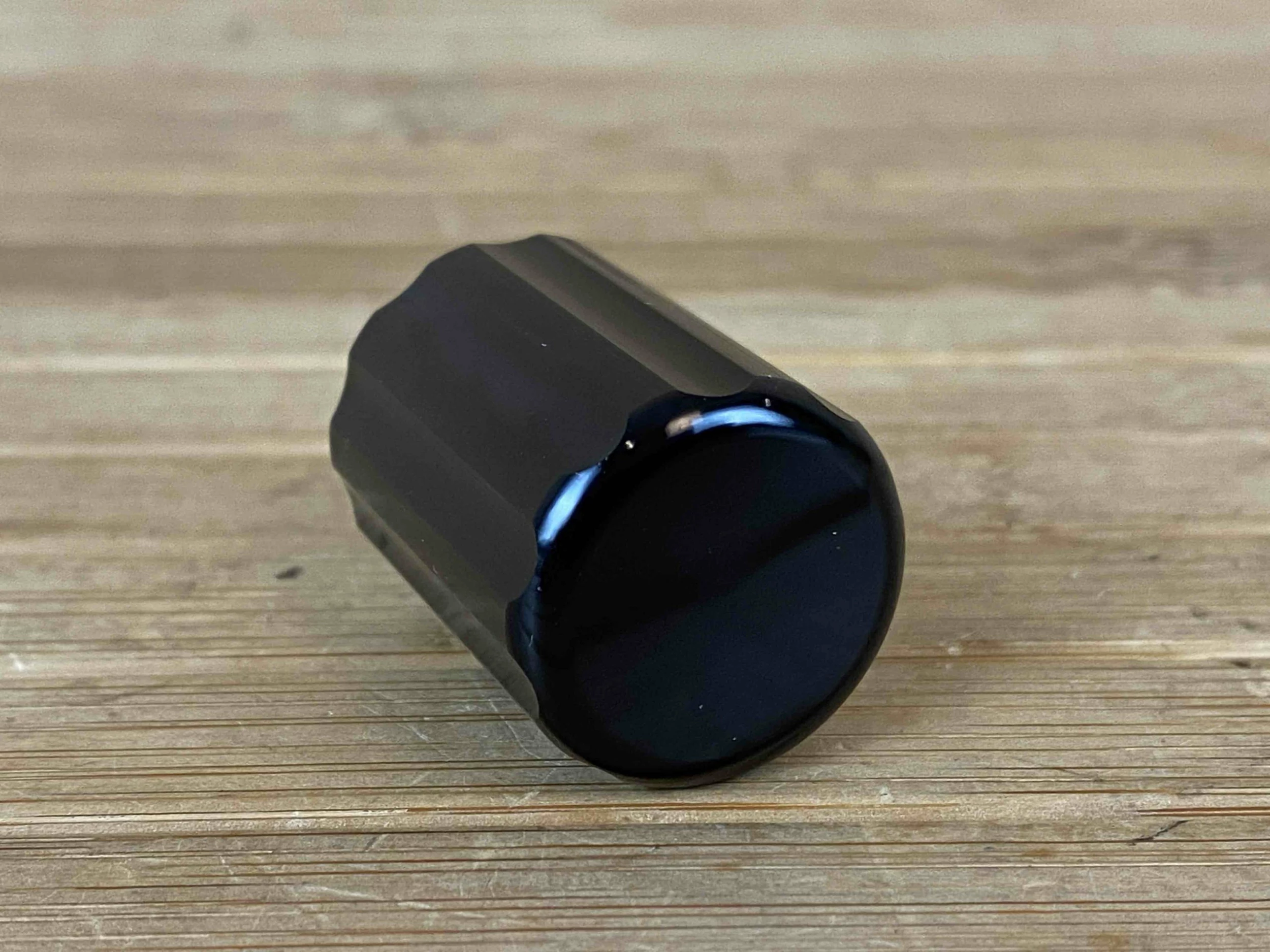 Fox Rebound Abdeckkappe / Staubkappe Grip2 Schwarz 5 Fox Rebound Abdeckkappe / Staubkappe Grip2 Schwarz – Bild 5