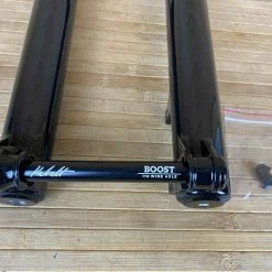 FOX 36 Casting / Lower 2018 27,5" Black Kabolt Boost -Bremse Verkaufsgeschäft IMG 0775 scaled