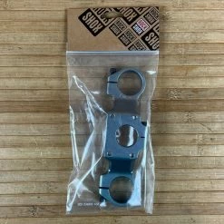 Rock-shox Rock Shox Boxxer Obere Brücke 36mm Rake ( 0 OS ) Hoch / High -Bremse Verkaufsgeschäft IMG 0900 53392fd7 b527 4d2d 9293 cf6d2f4528f5