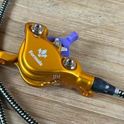 Formula CURA X Scheibenbremse Gold VR Oder HR -Bremse Verkaufsgeschäft IMG 1040 7410b876 7168 4119 bf35 15222c5519a6