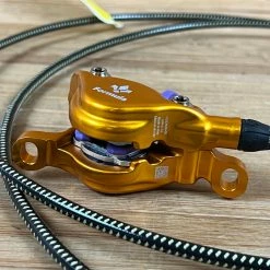 Formula CURA X Scheibenbremse Gold VR Oder HR -Bremse Verkaufsgeschäft IMG 1041 8b94e3c3 4756 43fb bf8a 87e61a305557