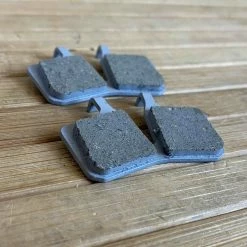 Voxom Magura 4-Kolben MT5 MT7 Bremsbeläge Organisch -Bremse Verkaufsgeschäft IMG 1170 scaled