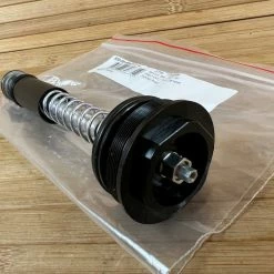 FOX 2021 40 Grip2 VVC TPP Damper Topcap Assy -Bremse Verkaufsgeschäft IMG 1330