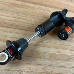 Fox DHX2 Factory Race 225x70mm Trunnion 2021 Dämpfer 15 Fox DHX2 Factory Race 225x70mm Trunnion 2021 Dämpfer -Bremse Verkaufsgeschäft IMG 1925