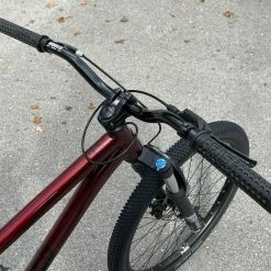 Ns-bikes NS Bikes Movement 2 Alloy DJ Dirt Komplettbike Red -Bremse Verkaufsgeschäft IMG 2121 67deec15 6dd8 41ba b100 cb641c33a27a