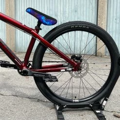 Ns-bikes NS Bikes Movement 2 Alloy DJ Dirt Komplettbike Red -Bremse Verkaufsgeschäft IMG 2133 26c50375 baf7 4a5a 9149 84409f58e38b