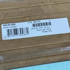 Fox Decal Kit 36 2021 F-S Black Logo / Shiny Orange -Bremse Verkaufsgeschäft IMG 2378 scaled