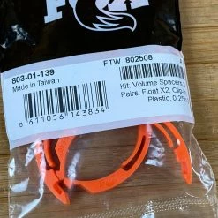 FOX Volume Spacer / Token Float X2 3 Paar -Bremse Verkaufsgeschäft IMG 2654 scaled