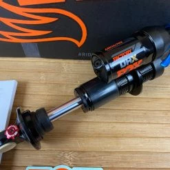 Fox DHX F-S 210 X 52,5 2022 Dämpfer 10 Fox DHX F-S 210 X 52,5 2022 Dämpfer -Bremse Verkaufsgeschäft IMG 3212