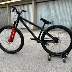 Ns-bikes NS Bikes Movement 1 Alloy DJ-Expert Dirt Komplettbike Black -Bremse Verkaufsgeschäft IMG 3623