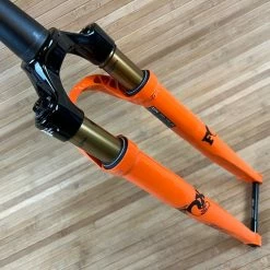 FOX 32 TC 2022 Kashima 40mm Gravel Federgabel Shiny Orange -Bremse Verkaufsgeschäft IMG 4312