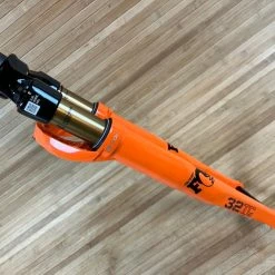 FOX 32 TC 2022 Kashima 40mm Gravel Federgabel Shiny Orange -Bremse Verkaufsgeschäft IMG 4321