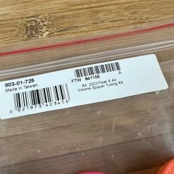 FOX Float X 2022 Volume Tuning Kit / Volume Spacer / Token Set -Bremse Verkaufsgeschäft IMG 5006