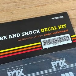 Fox Decal Kit Silber Heritage Fork And Shock -Bremse Verkaufsgeschäft IMG 5034 90ca4091 943f 4366 bc48 8f1d16e86338