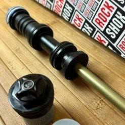 Rock-shox Rock Shox Solo Air Upgrade Kit Boxxer -Bremse Verkaufsgeschäft IMG 5213