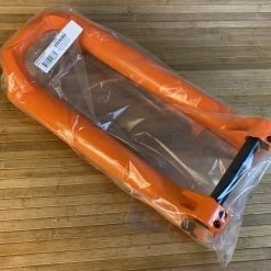 FOX 40 Casting / Lower 2019 29" Shiny Orange -Bremse Verkaufsgeschäft IMG 5706 scaled