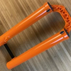 FOX 40 Casting / Lower 2019 29" Shiny Orange -Bremse Verkaufsgeschäft IMG 5711 scaled