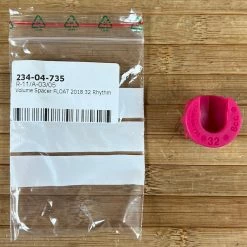FOX Volume Spacer / Token 32 Rhythm Pink