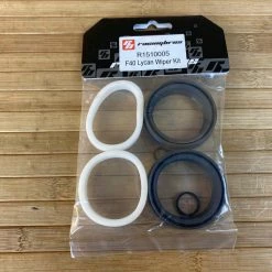 Racingbros Low Friction Abstreiferset / Dichtungen 40mm -Bremse Verkaufsgeschäft IMG 6051 scaled