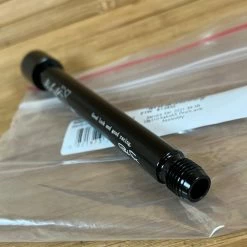 FOX 36/38 Kabolt / KaboltX Achse Schwarz -Bremse Verkaufsgeschäft IMG 6104 47f4f020 3663 4f95 8a8d 7aeb30001b27