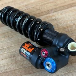 Fox DHX2 Factory 2-POS 230mm Dämpfer 2022 Hub Nach Wahl -Bremse Verkaufsgeschäft IMG 6539 269a7c2b 73ba 4507 89de abf53ac2f586