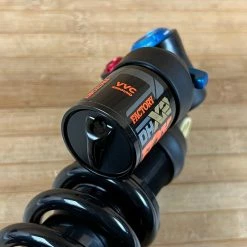 Fox DHX2 Factory 2-POS 230mm Dämpfer 2022 Hub Nach Wahl -Bremse Verkaufsgeschäft IMG 6541 530d99bb 8912 4000 8e04 4ee341a72cbb
