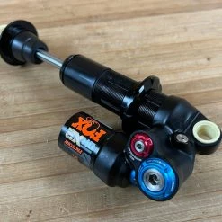 Fox DHX2 Factory 2-POS 230 X 65mm Dämpfer 2022 / 23 -Bremse Verkaufsgeschäft IMG 6552 ad143639 7375 4fc8 8ef9 bf9e9de132f6