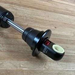 Fox DHX2 Factory 2-POS 230 X 65mm Dämpfer 2022 / 23 -Bremse Verkaufsgeschäft IMG 6555 29374a22 3b75 4b51 94c7 ae5ee0c34fa2