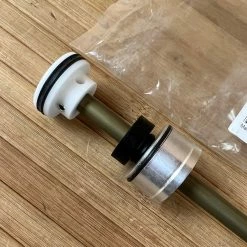 Fox 36 2018 Air Shaft Kit 100mm 831 DJ Ohne Sprengring -Bremse Verkaufsgeschäft IMG 6614 968e4099 b699 486b 993b b4ffe9df21f4