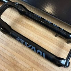 RockShox Yari RC Modelljahr 2021 29" / 170mm Federgabel -Bremse Verkaufsgeschäft IMG 6644 d53ec5f1 1330 4145 867c 97e0c55253f5