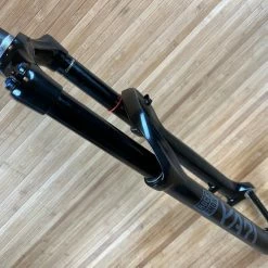 RockShox Yari RC Modelljahr 2021 29" / 170mm Federgabel -Bremse Verkaufsgeschäft IMG 6647 6f8cd33a cb22 41c1 b6dd 1213df521184