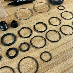 Manitou Dorado Dichtungen / Sealkit / Servicekit Ab 2021 37mm -Bremse Verkaufsgeschäft IMG 7018 d17dbba0 1d85 4494 ad5e bdc3a3b56550