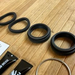 Manitou Dorado Dichtungen / Sealkit / Servicekit Ab 2021 37mm -Bremse Verkaufsgeschäft IMG 7020 69498d8c 8d19 464b b1a9 cad1a1173106