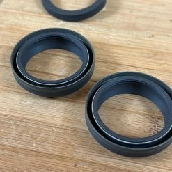 Manitou Dorado Dichtungen / Sealkit / Servicekit Ab 2021 37mm -Bremse Verkaufsgeschäft IMG 7022 40e37cb7 7dc2 4cd4 86fd 14d5ea8fbb15