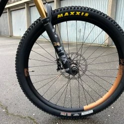 Ns-bikes NS Bikes Define 130 CARBON 29" Gr. L Enduro All Mountain Komplettbike -Bremse Verkaufsgeschäft IMG 7401 ded6c96f 2e8c 45c8 a9e3 3fb4f7e87ecd