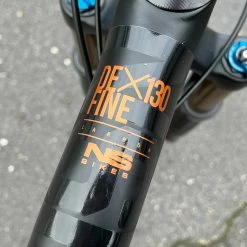 Ns-bikes NS Bikes Define 130 CARBON 29" Gr. L Enduro All Mountain Komplettbike -Bremse Verkaufsgeschäft IMG 7409