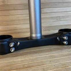 Fox 40 Untere Brücke Mit Schaft 1 1/8" Crown-Steerer -Bremse Verkaufsgeschäft IMG 7852 scaled