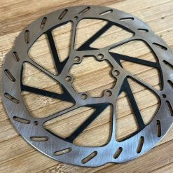 SRAM HS2 Disc / Bremsscheibe 160mm 6-Loch -Bremse Verkaufsgeschäft IMG 8014 7f035b9c 4f37 4b3d a6b8 fe9dba637a5c