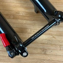 FOX 38 Casting / Lower 2021 29" Shiny Black -Bremse Verkaufsgeschäft IMG 8894 b3b39da2 8d8a 4ce9 8b7c 065562176158